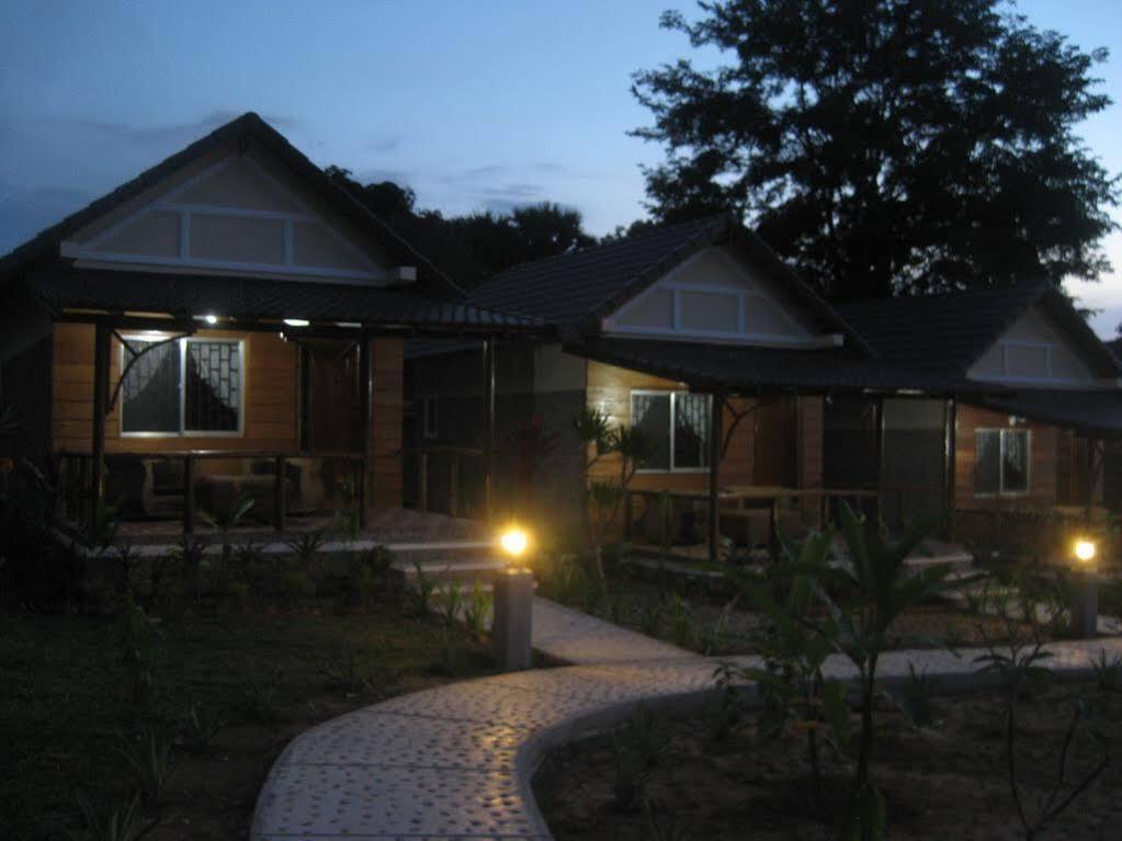 Atmaland Resort Kep Exterior foto